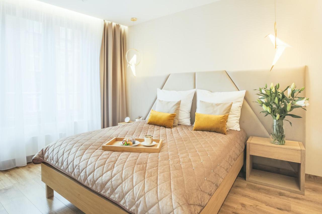 Golden Queen Apartments Old Town คราคูฟ ภายนอก รูปภาพ