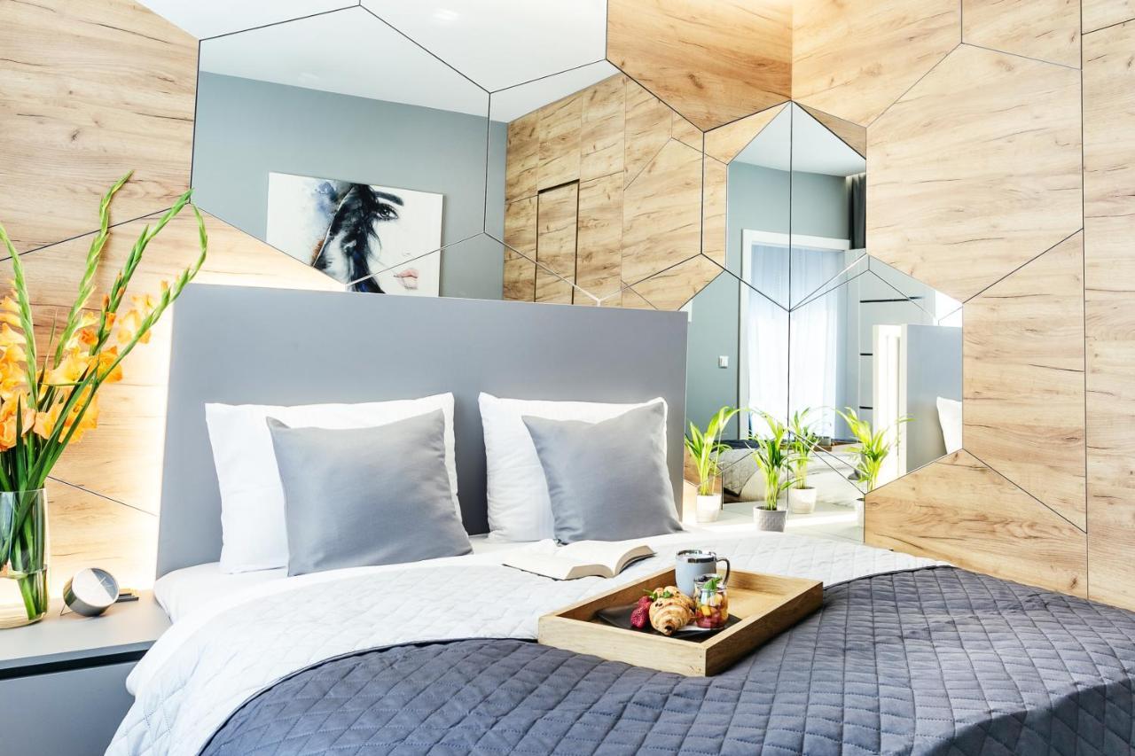 Golden Queen Apartments Old Town คราคูฟ ภายนอก รูปภาพ